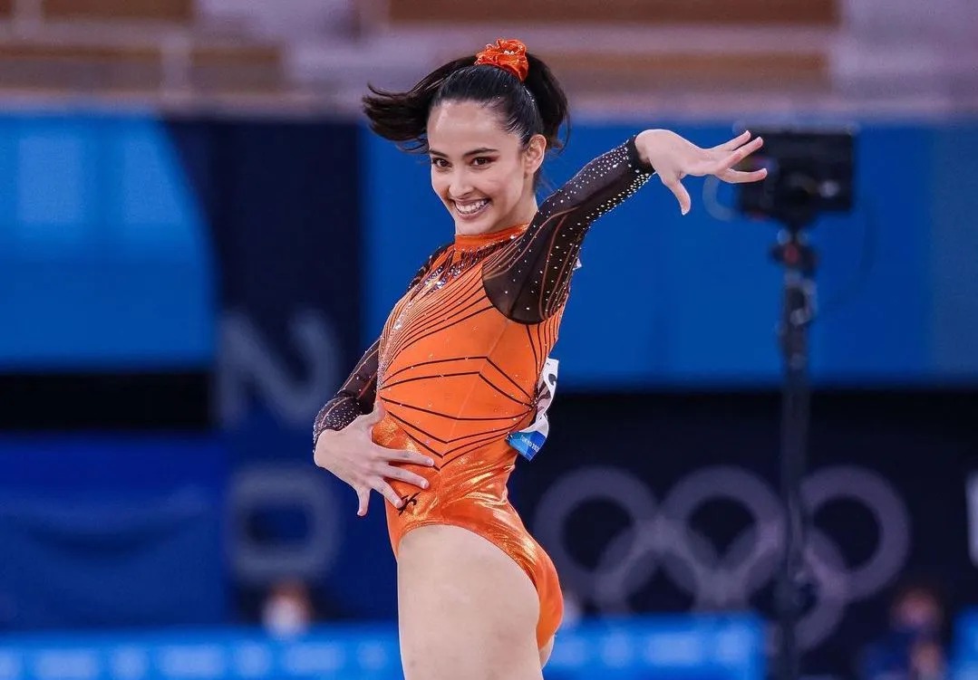 自由式滑雪世界杯阿拉木图站：王心迪夺冠 徐梦桃摘银