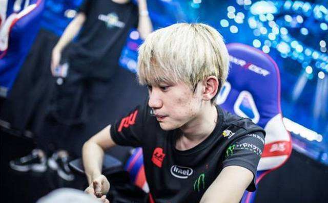 的背后隐藏 的背后隐藏